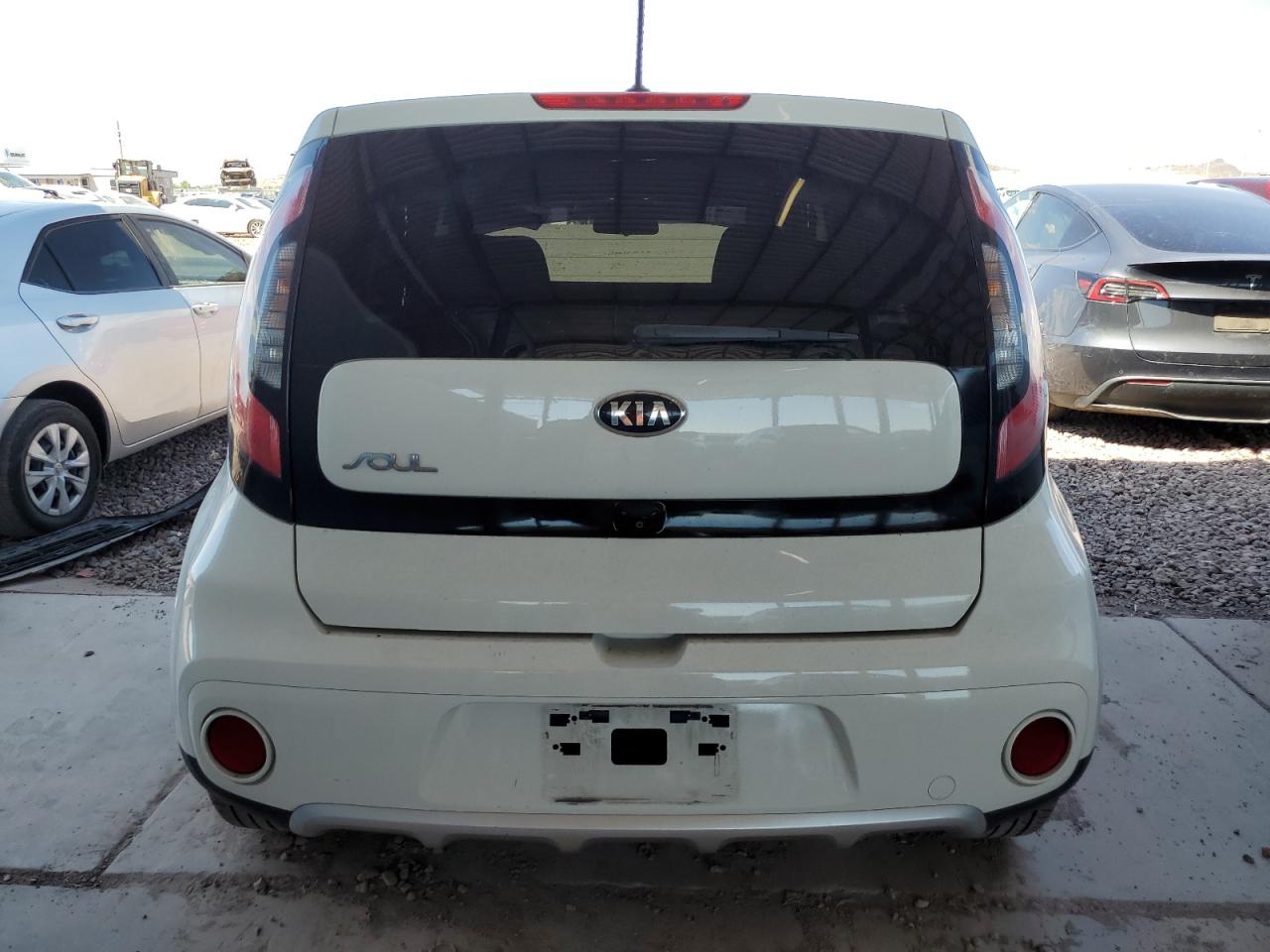 KNDJP3A54J7528693 2018 Kia Soul +