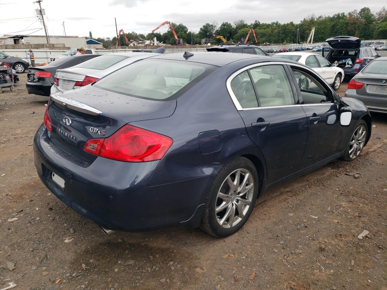 2011 Infiniti G - Image 3