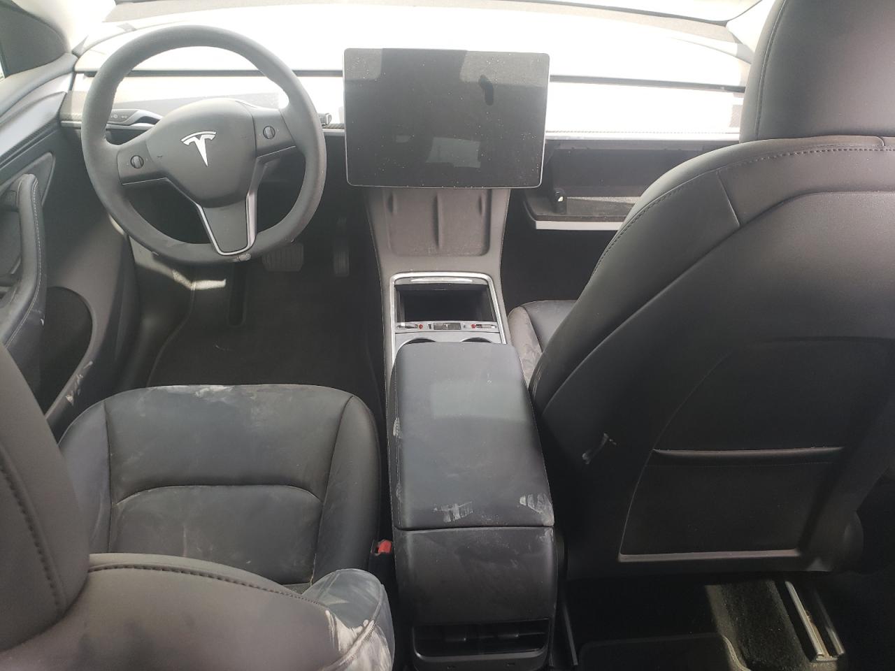 2024 Tesla Model Y VIN: 7SAYGAEE2RF021409 Lot: 68144554