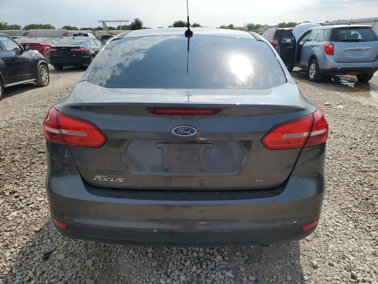 1FADP3F29GL346375 2016 Ford Focus Se