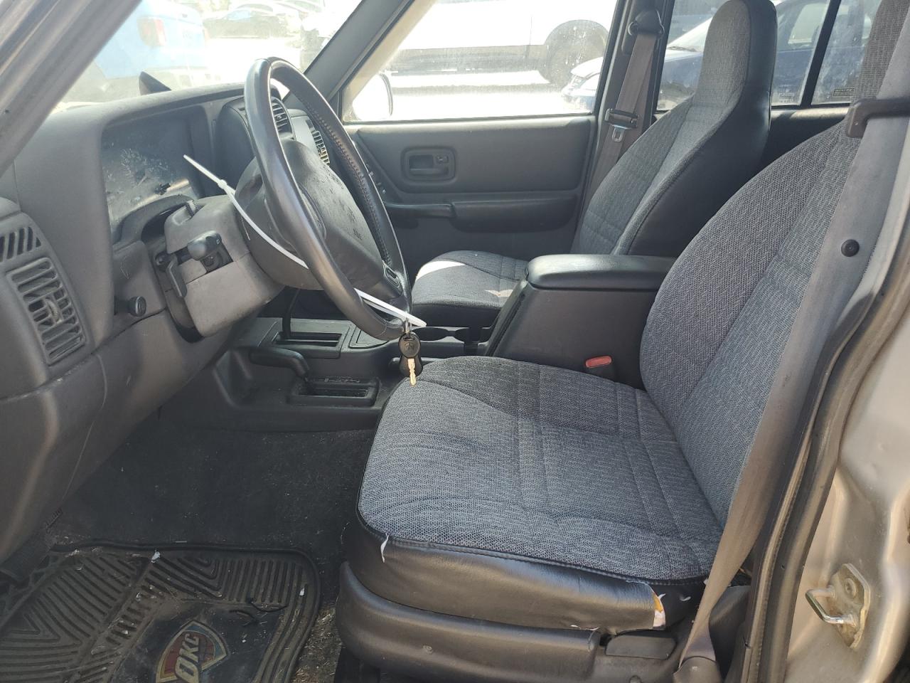 2000 Jeep Cherokee Sport VIN: 1J4FF48S7YL181866 Lot: 69143154