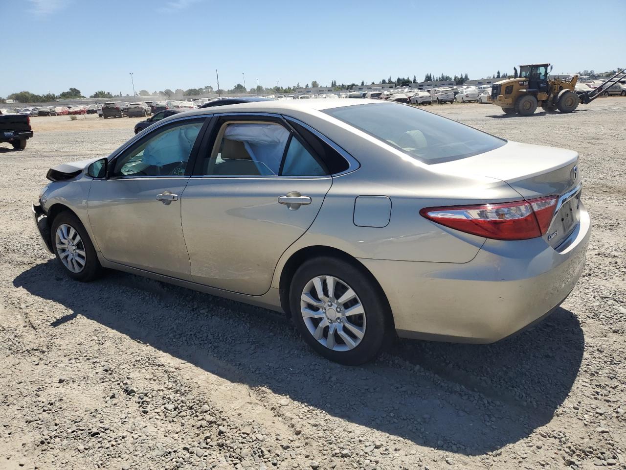 4T1BF1FK1FU487602 2015 TOYOTA CAMRY - Image 2