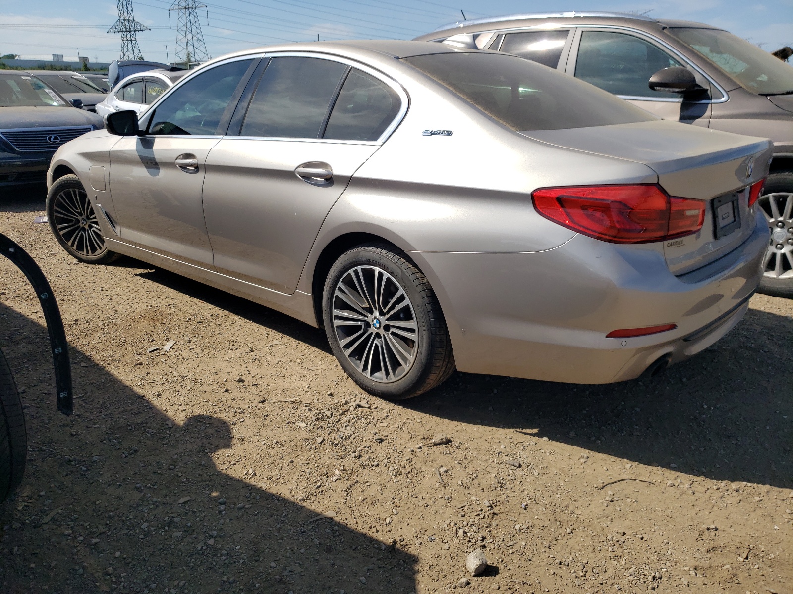 WBAJA9C59KB389089 2019 BMW 530E