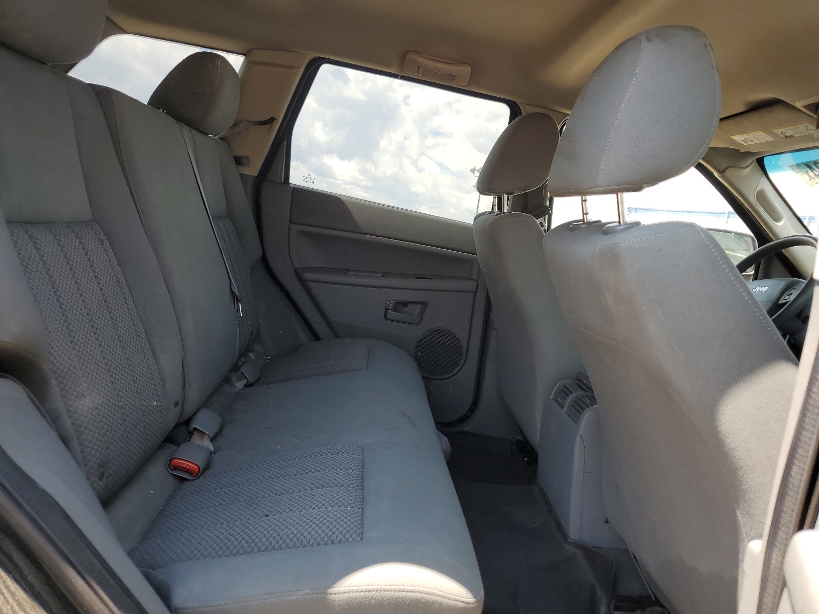 1J4GR48K35C571290 2005 Jeep Grand Cherokee Laredo