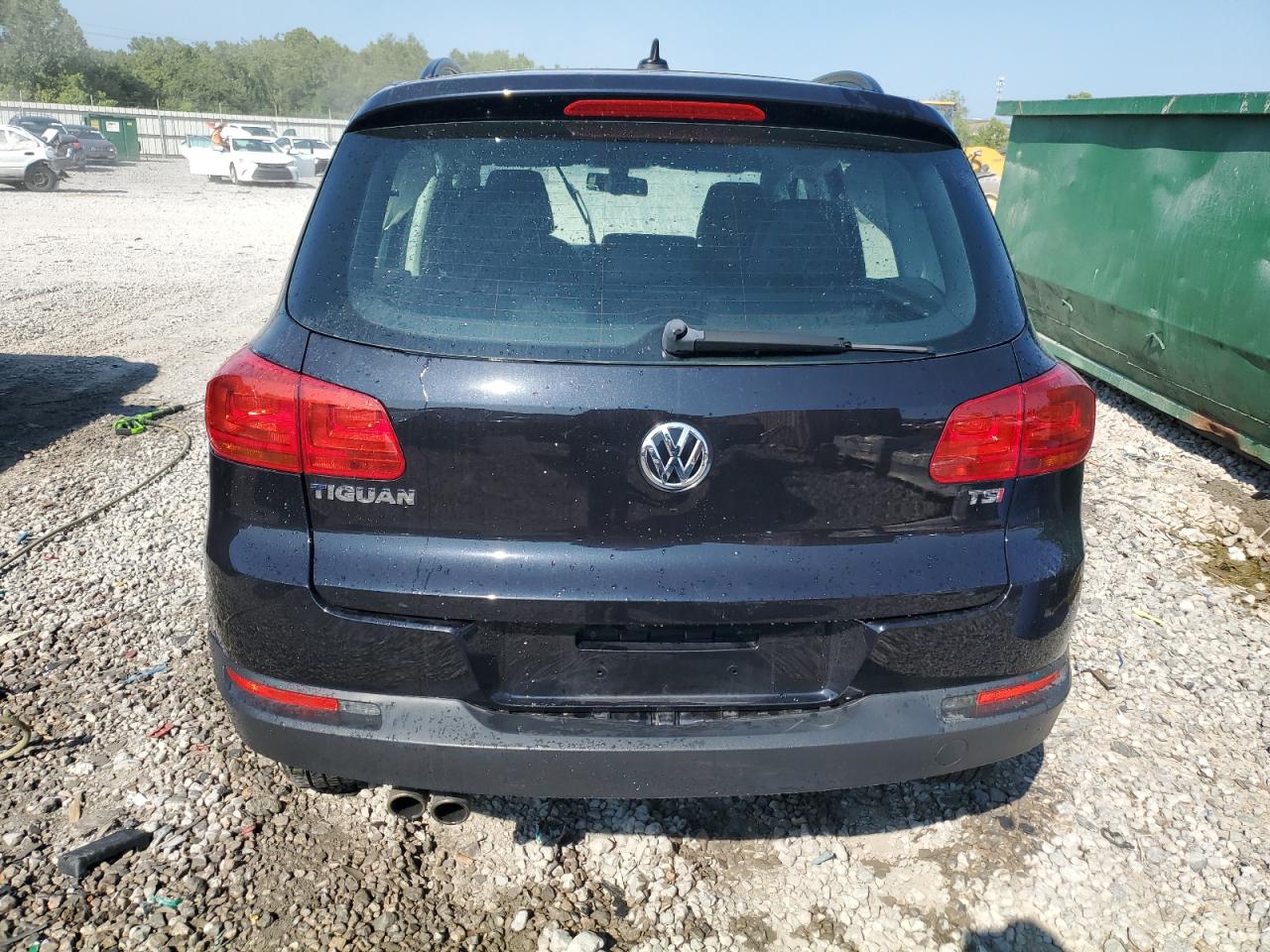 WVGAV7AX1HK000840 2017 Volkswagen Tiguan S