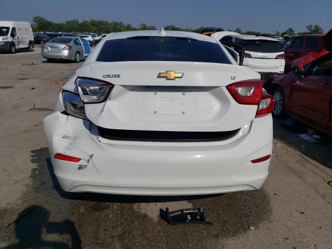 2019 Chevrolet Cruze Lt VIN: 1G1BE5SM0K7135702 Lot: 68710304