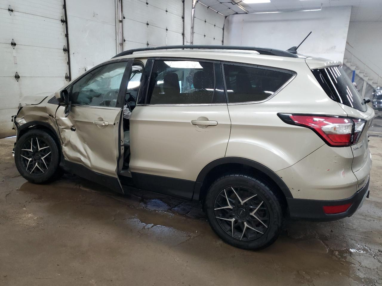 VIN 1FMCU9HD8JUA83518 2018 FORD ESCAPE no.2