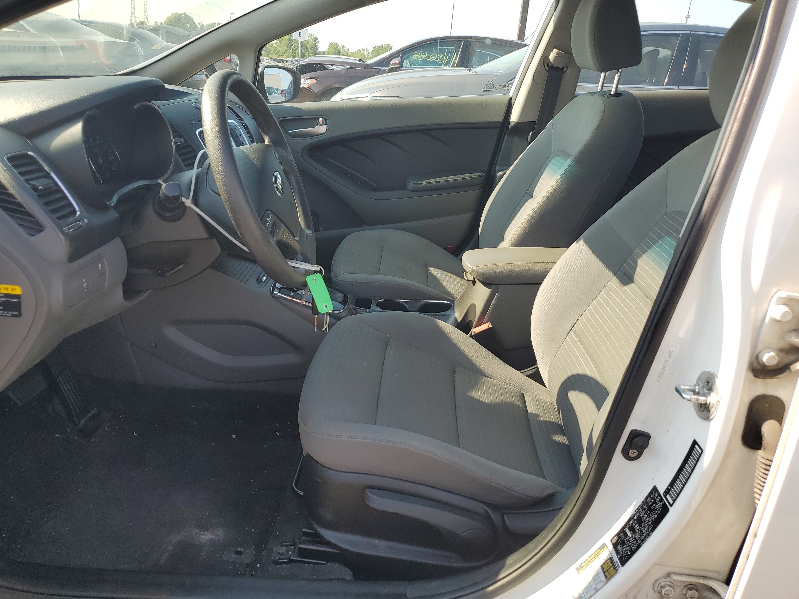 3KPFL4A76HE080010 2017 Kia Forte Lx