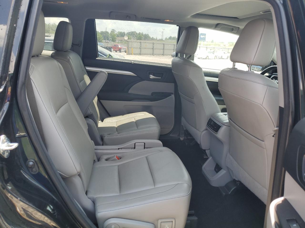 2018 Toyota Highlander Se VIN: 5TDKZRFH0JS541354 Lot: 66552174