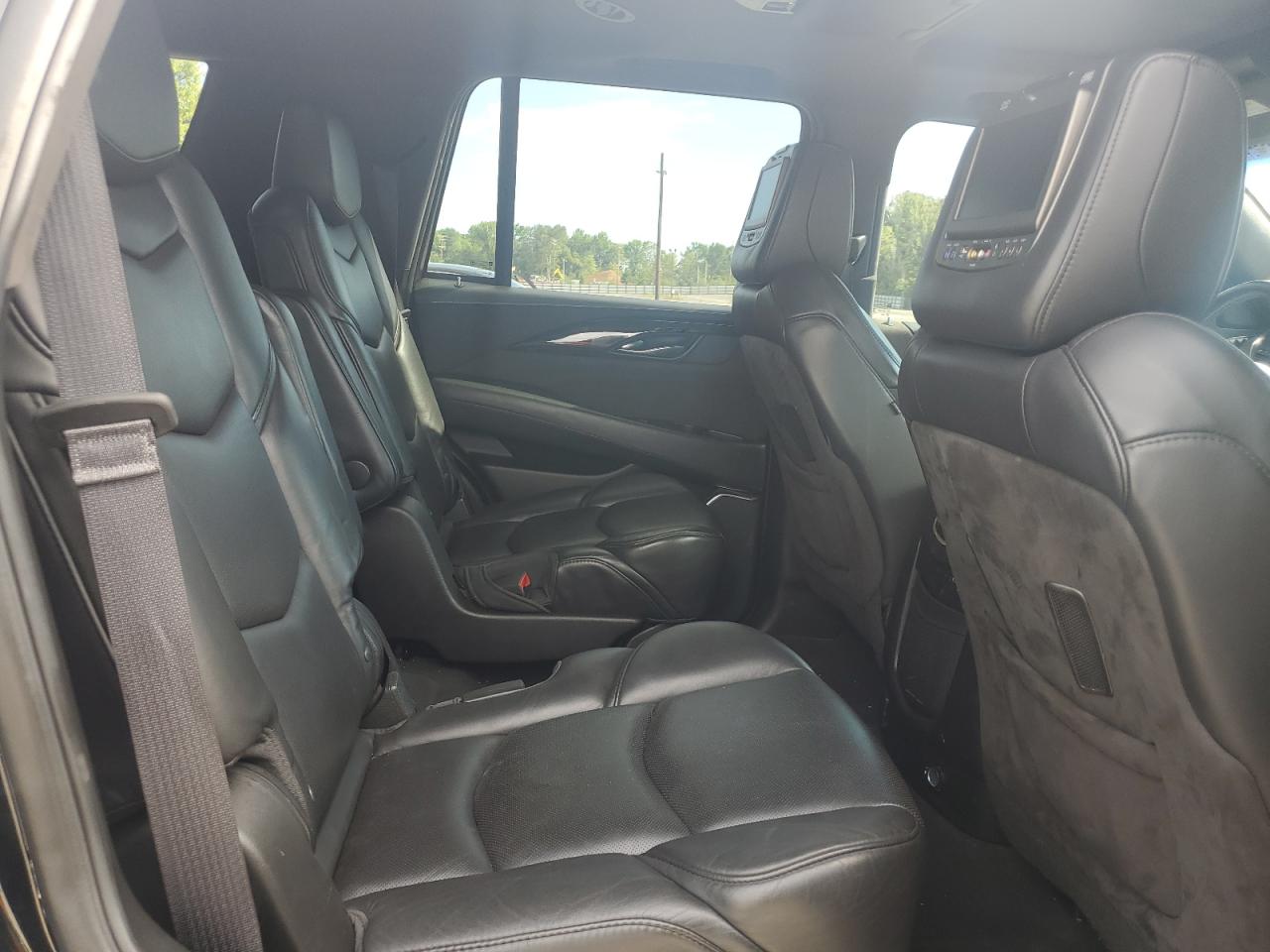 1GYS4DKJ2JR242614 2018 Cadillac Escalade Platinum