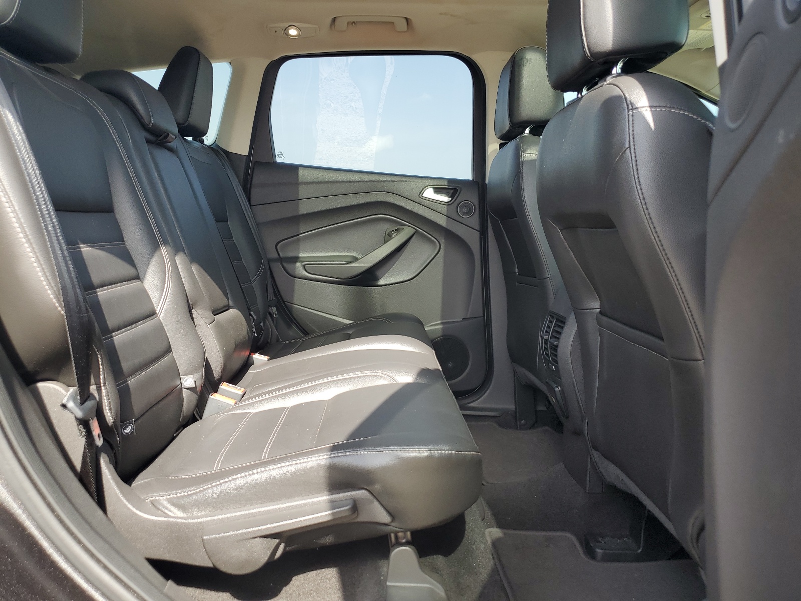 1FMCU0JD3HUD35014 2017 Ford Escape Titanium