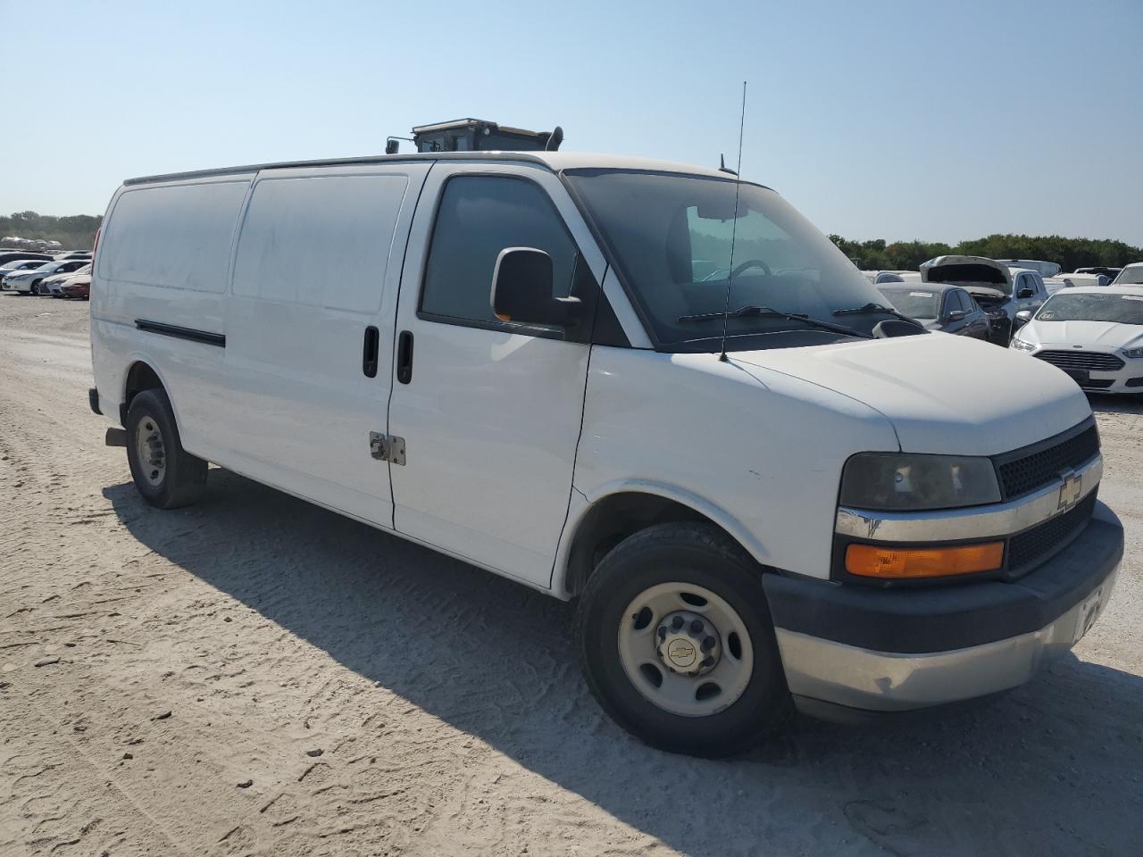 VIN 1GCZGUCL1E1129009 2014 CHEVROLET EXPRESS no.4