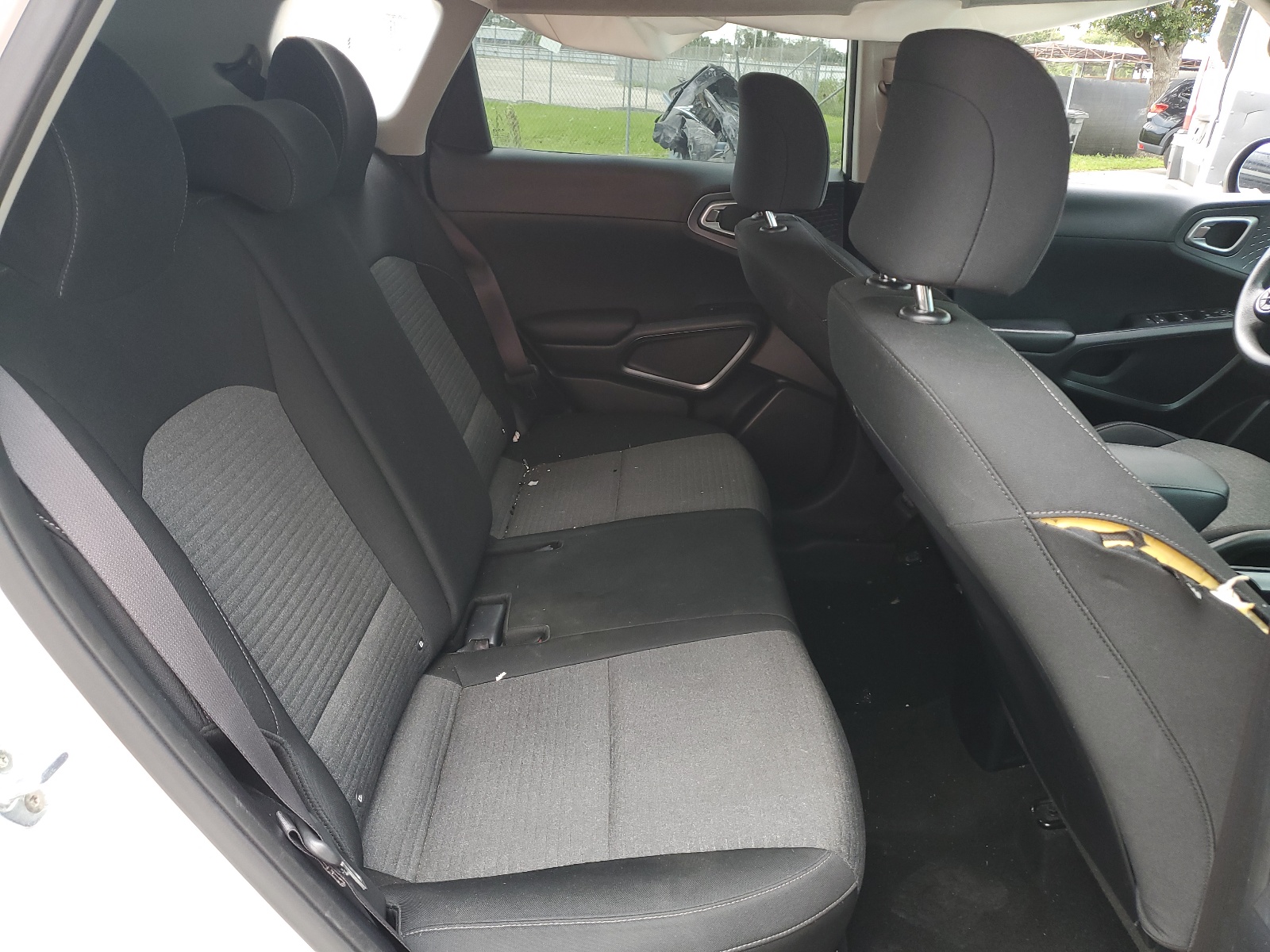 KNDJ23AU1L7052573 2020 Kia Soul Lx