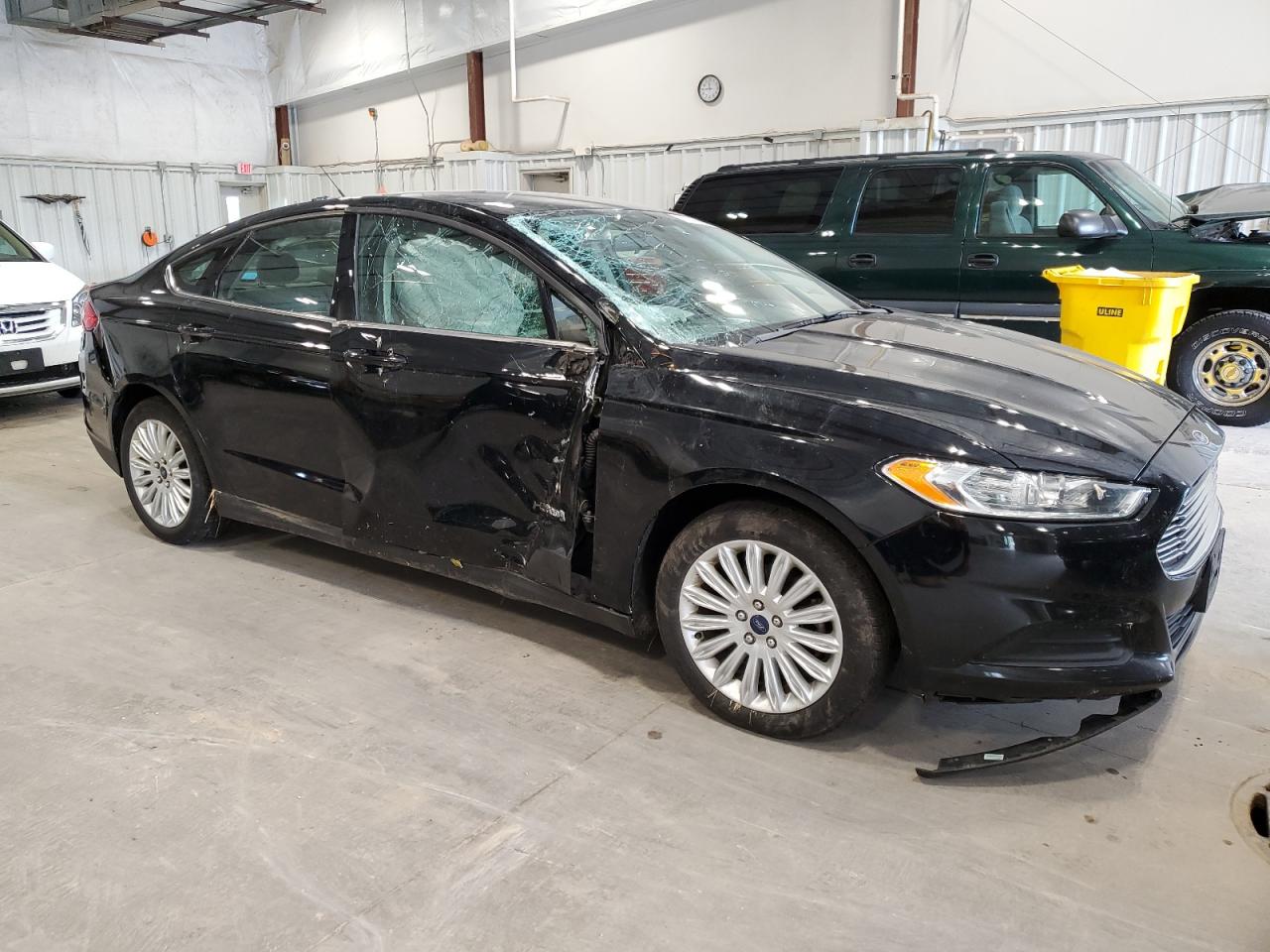 VIN 3FA6P0UU5GR328517 2016 FORD FUSION no.4