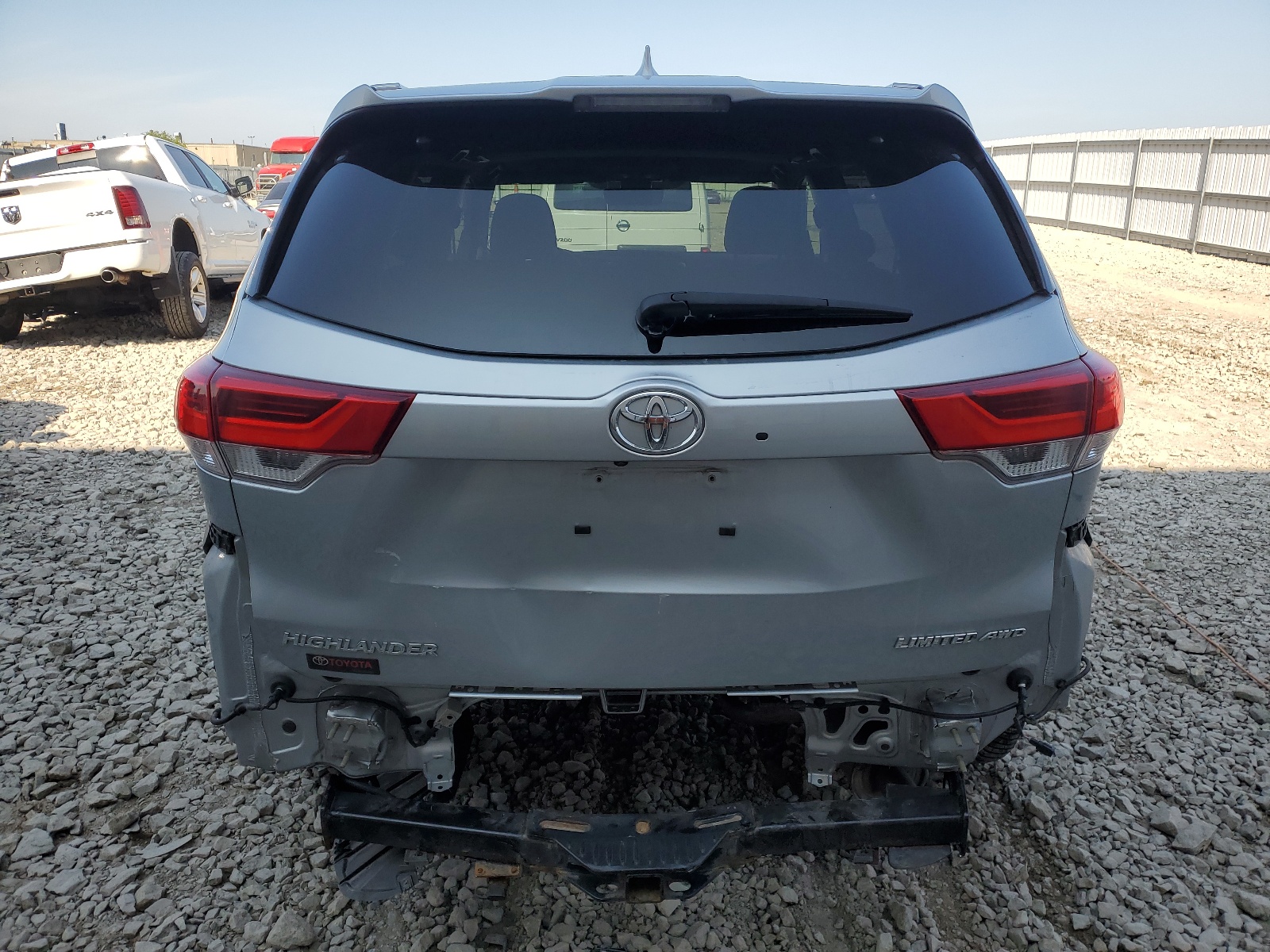5TDDZRFH6KS741651 2019 Toyota Highlander Limited