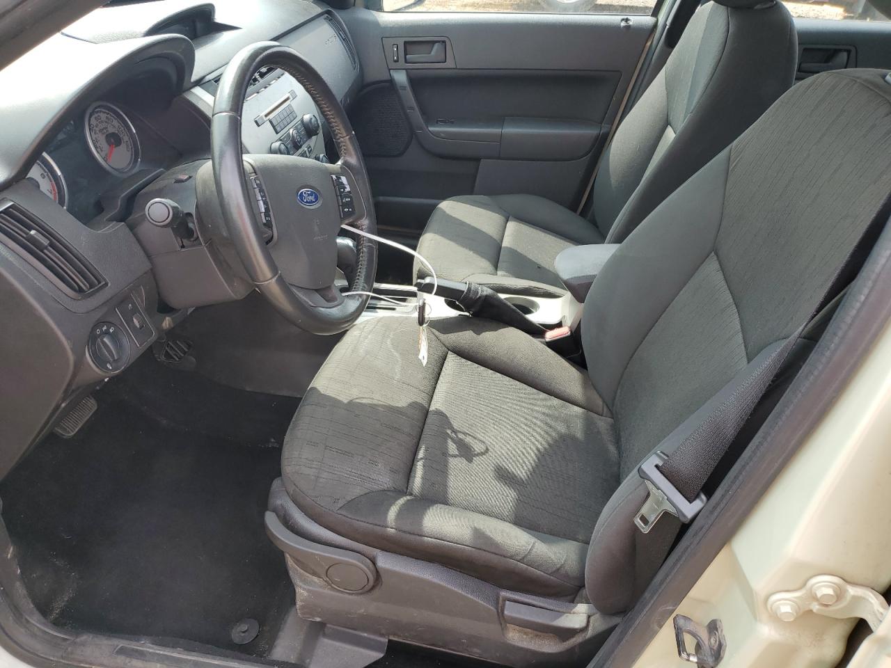 1FAHP3FN8AW251842 2010 Ford Focus Se