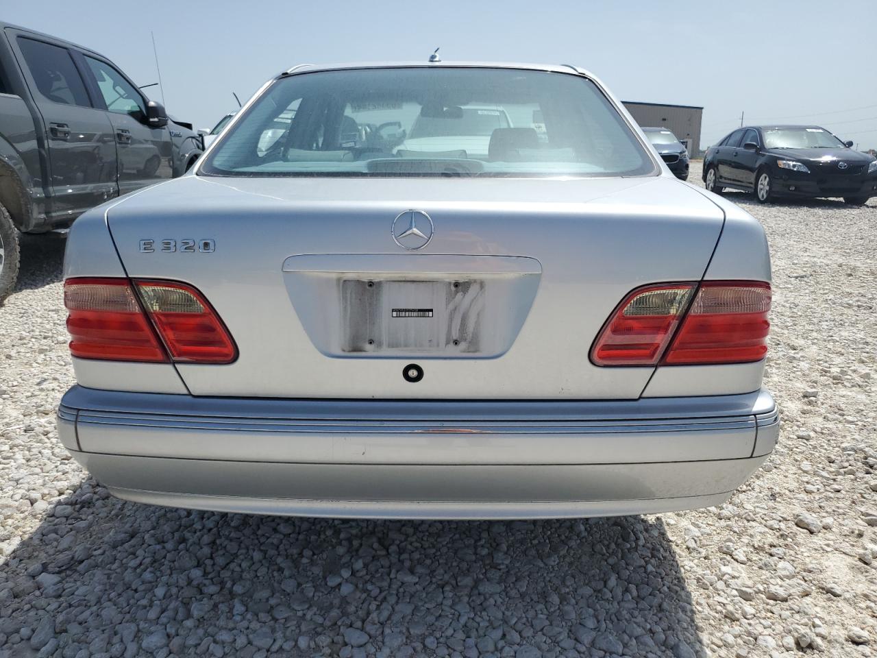 2001 Mercedes-Benz E 320 VIN: WDBJF65J81B274428 Lot: 65062144