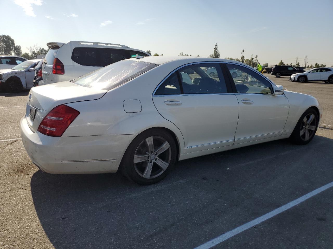 2011 Mercedes-Benz S 550 VIN: WDDNG7BB8BA402408 Lot: 65874644
