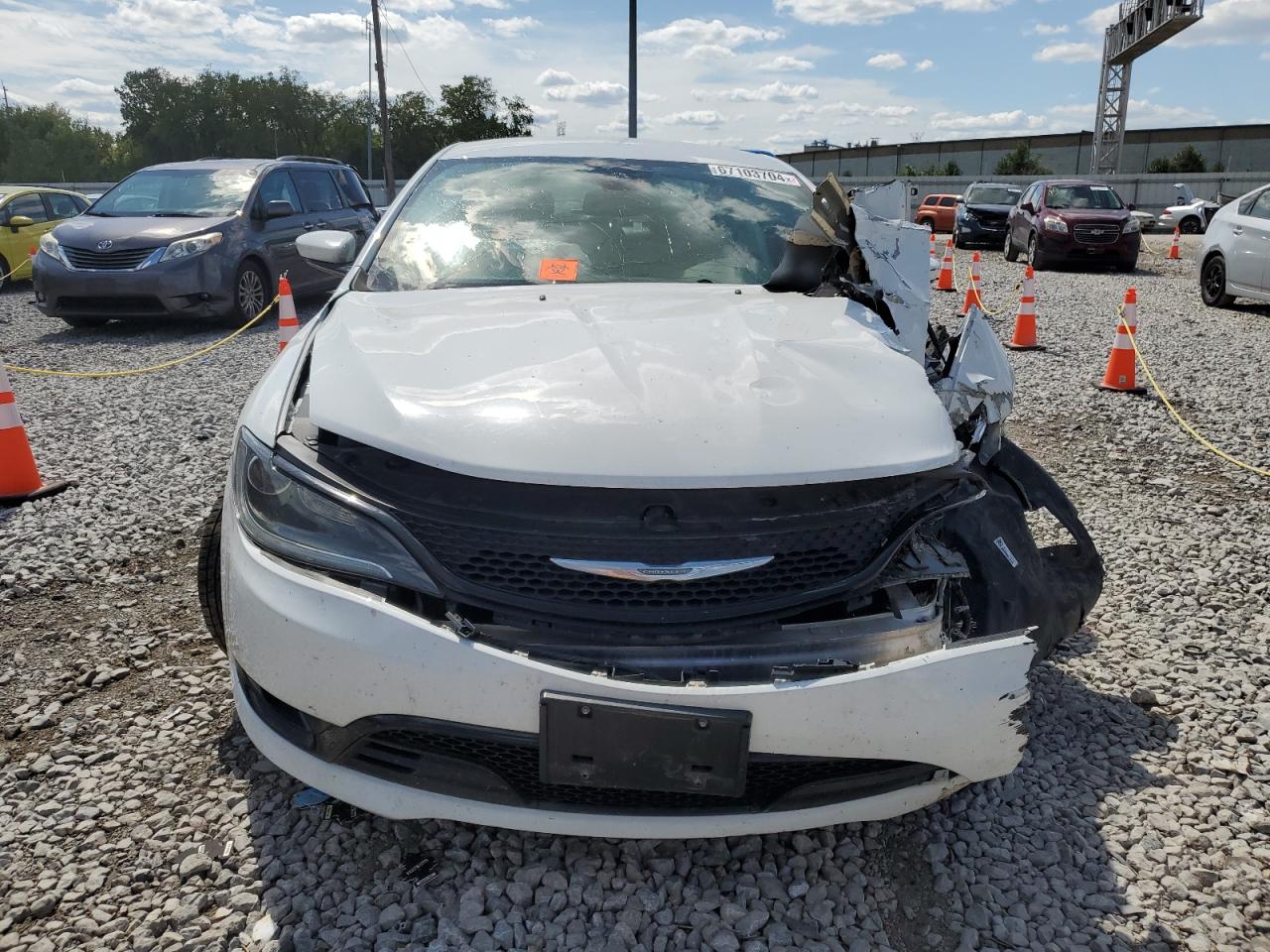 2015 Chrysler 200 S VIN: 1C3CCCBB4FN642595 Lot: 67103704