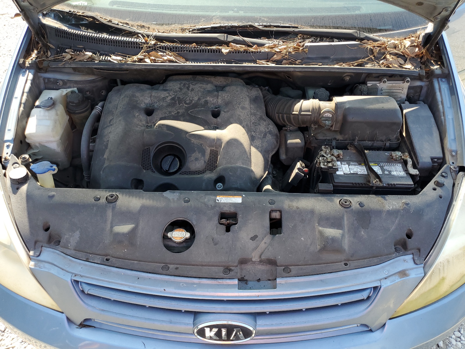 KNDMB133786197376 2008 Kia Sedona