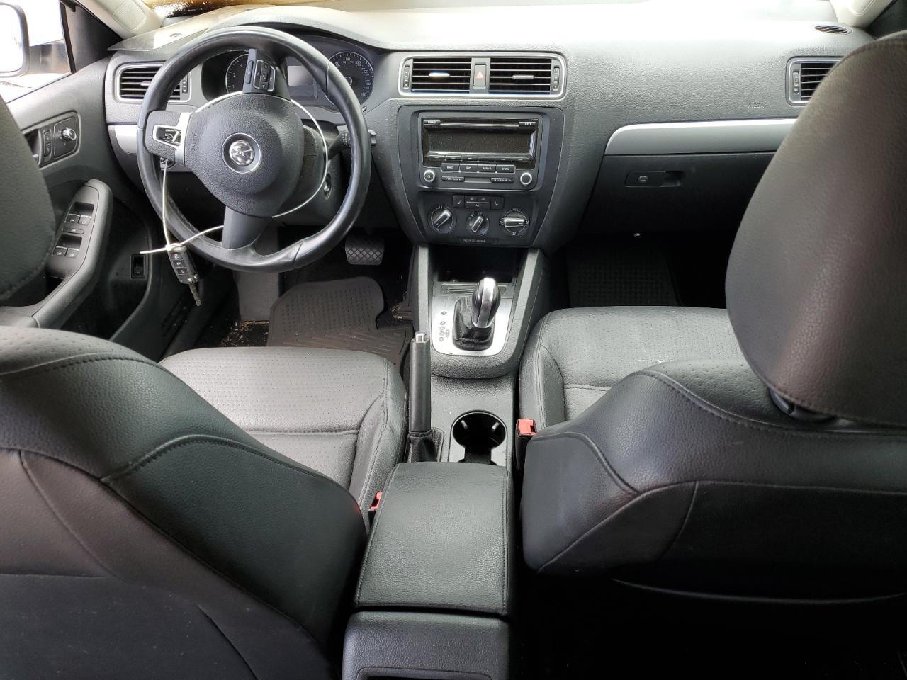 2014 Volkswagen Jetta - Image 8