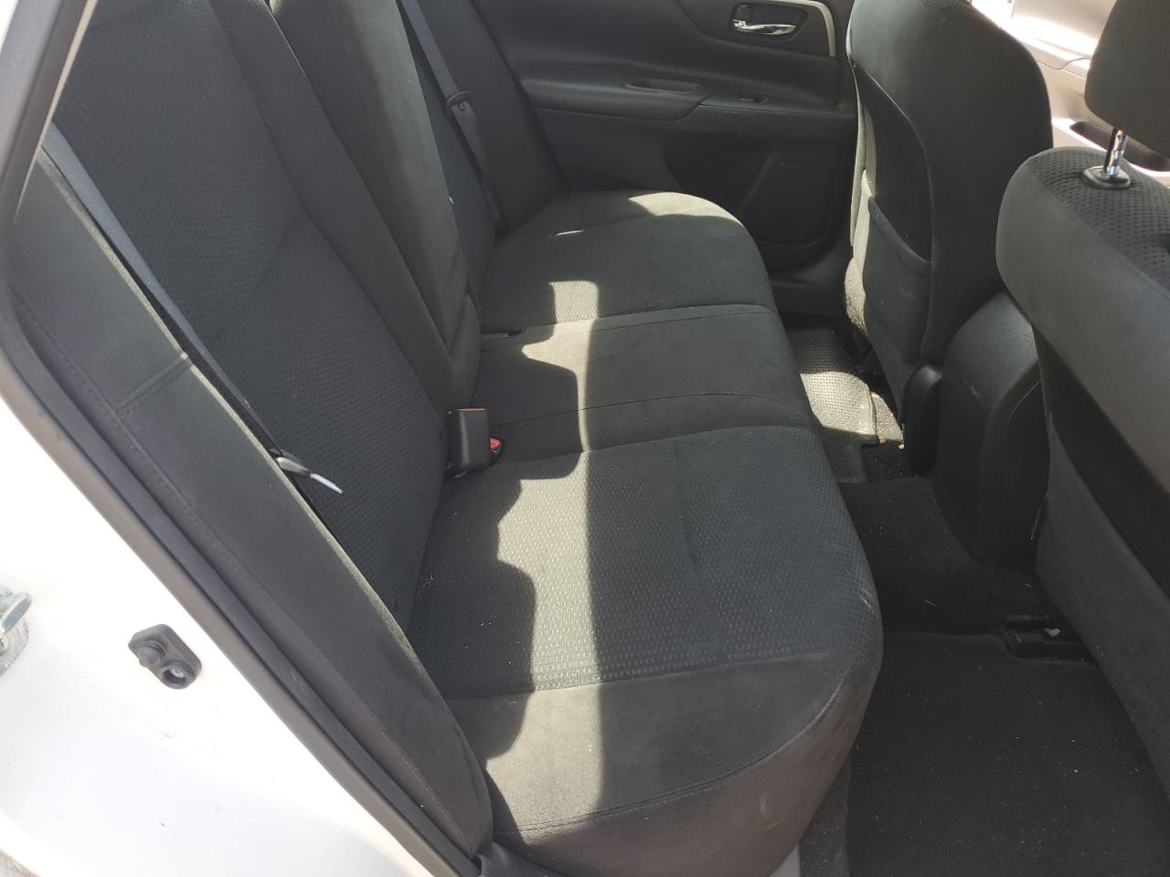 2015 Nissan Altima - Image 10