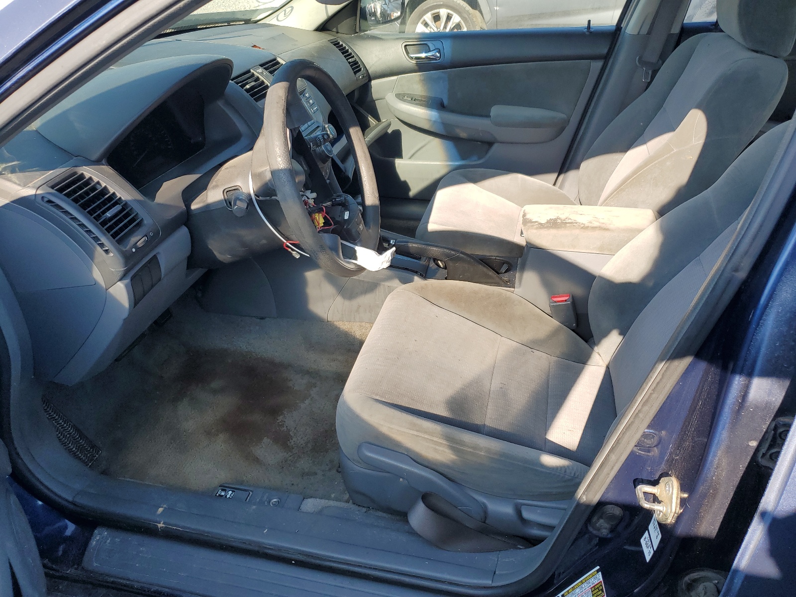 3HGCM563X4G707853 2004 Honda Accord Lx