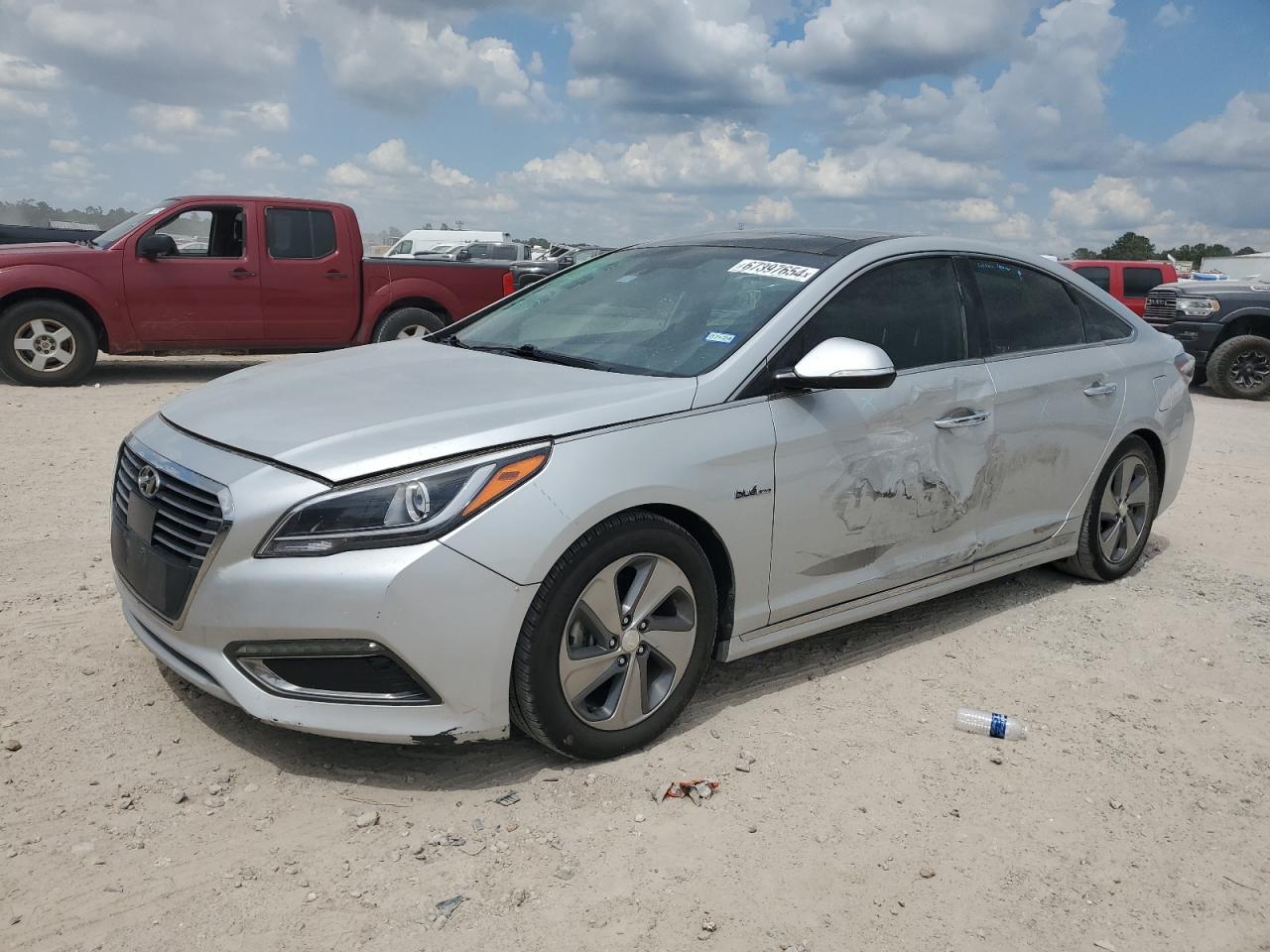 KMHE34L18GA025530 2016 HYUNDAI SONATA - Image 1