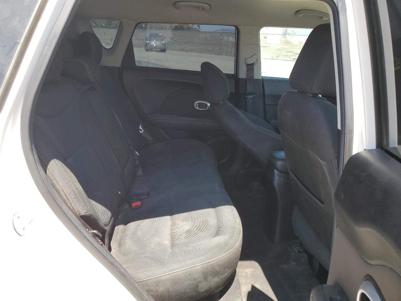 2016 Kia Soul + VIN: KNDJP3A52G7359833 Lot: 65981054