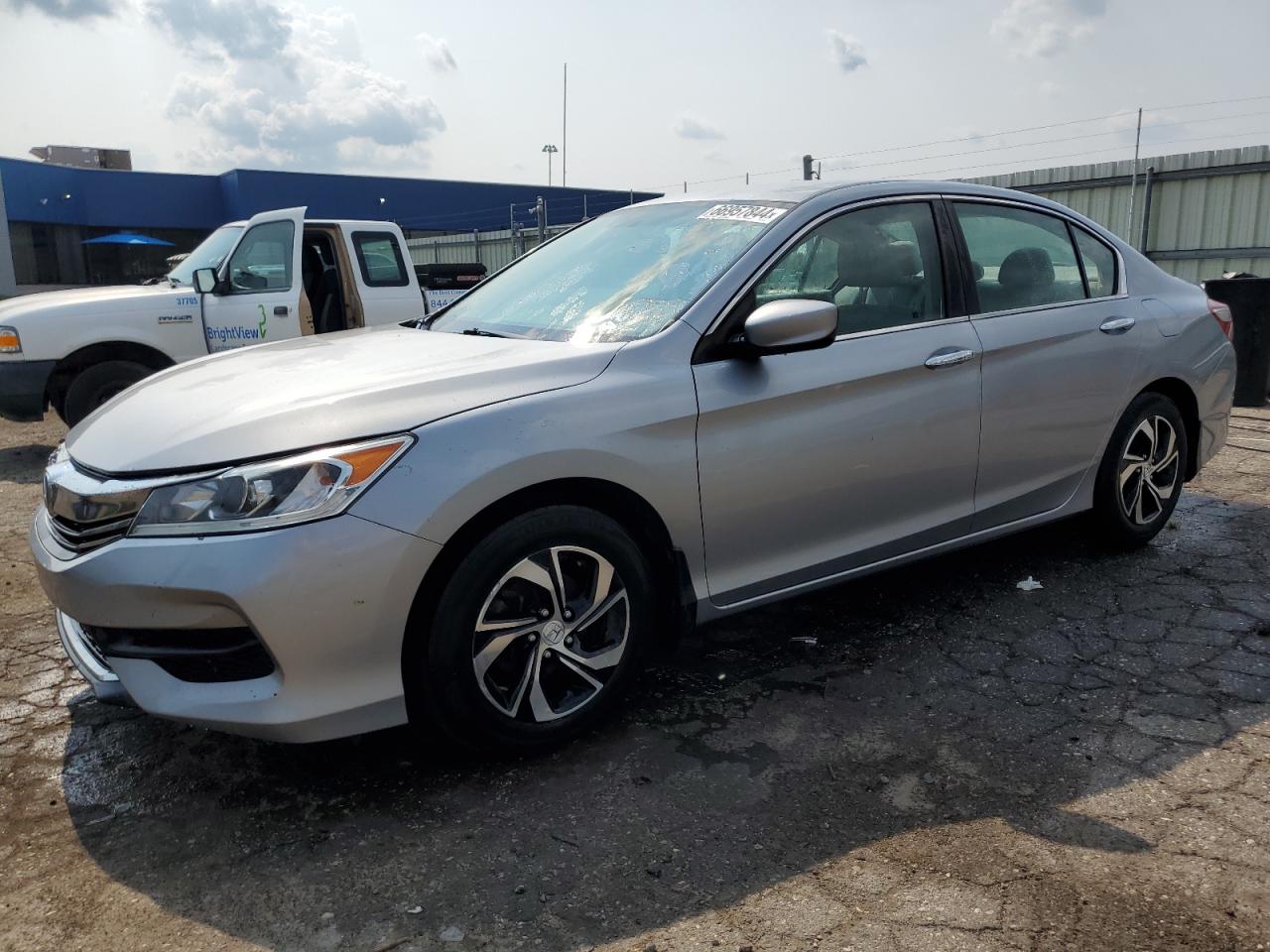 VIN 1HGCR2F32HA273142 2017 HONDA ACCORD no.1