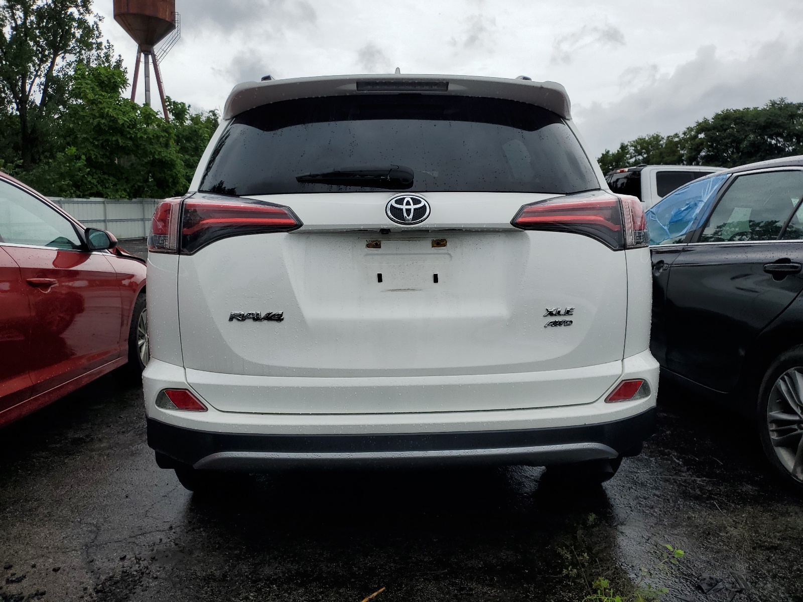 JTMRFREV7HJ162857 2017 Toyota Rav4 Xle