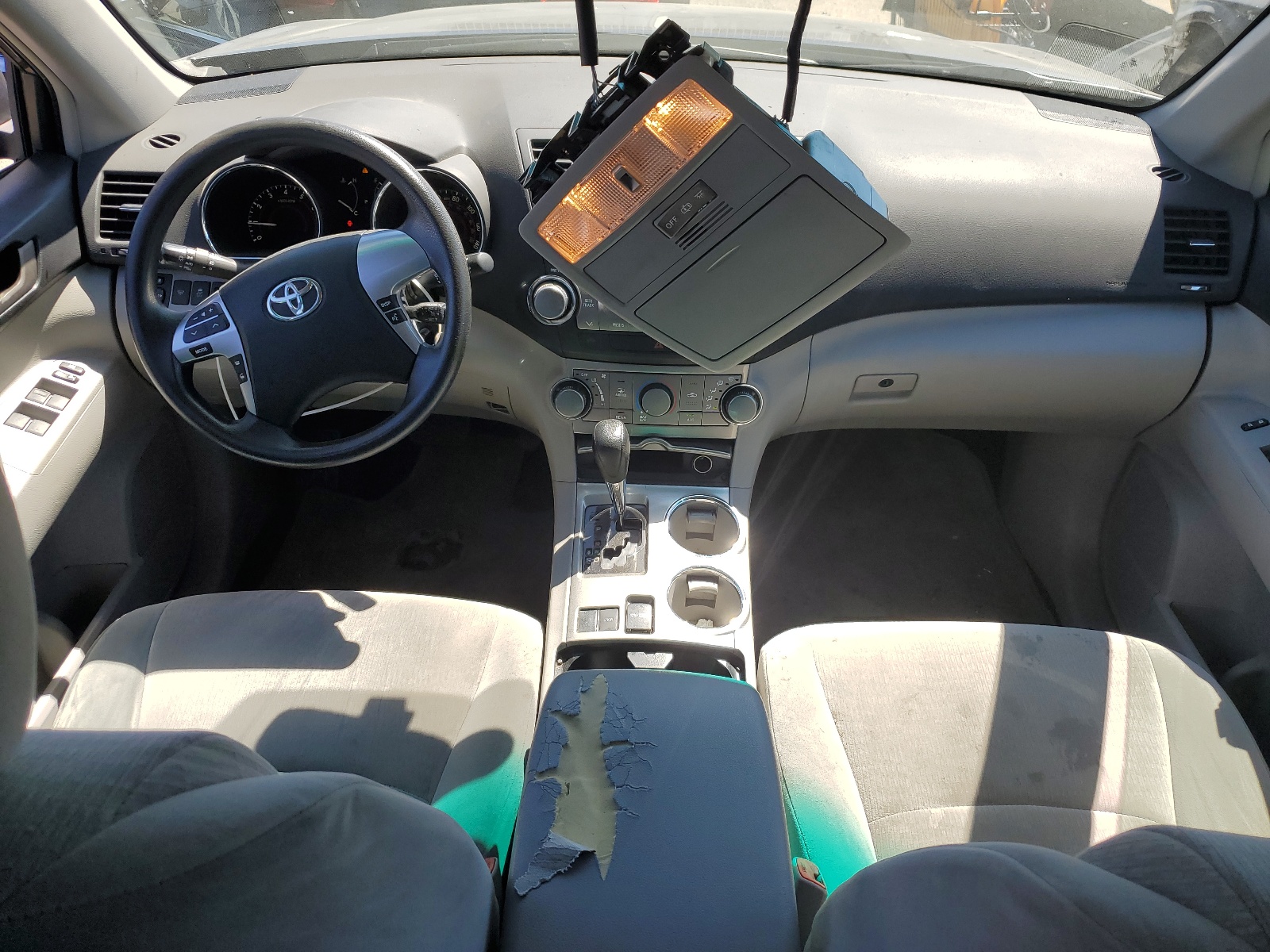 5TDZK3EH2BS042218 2011 Toyota Highlander Base