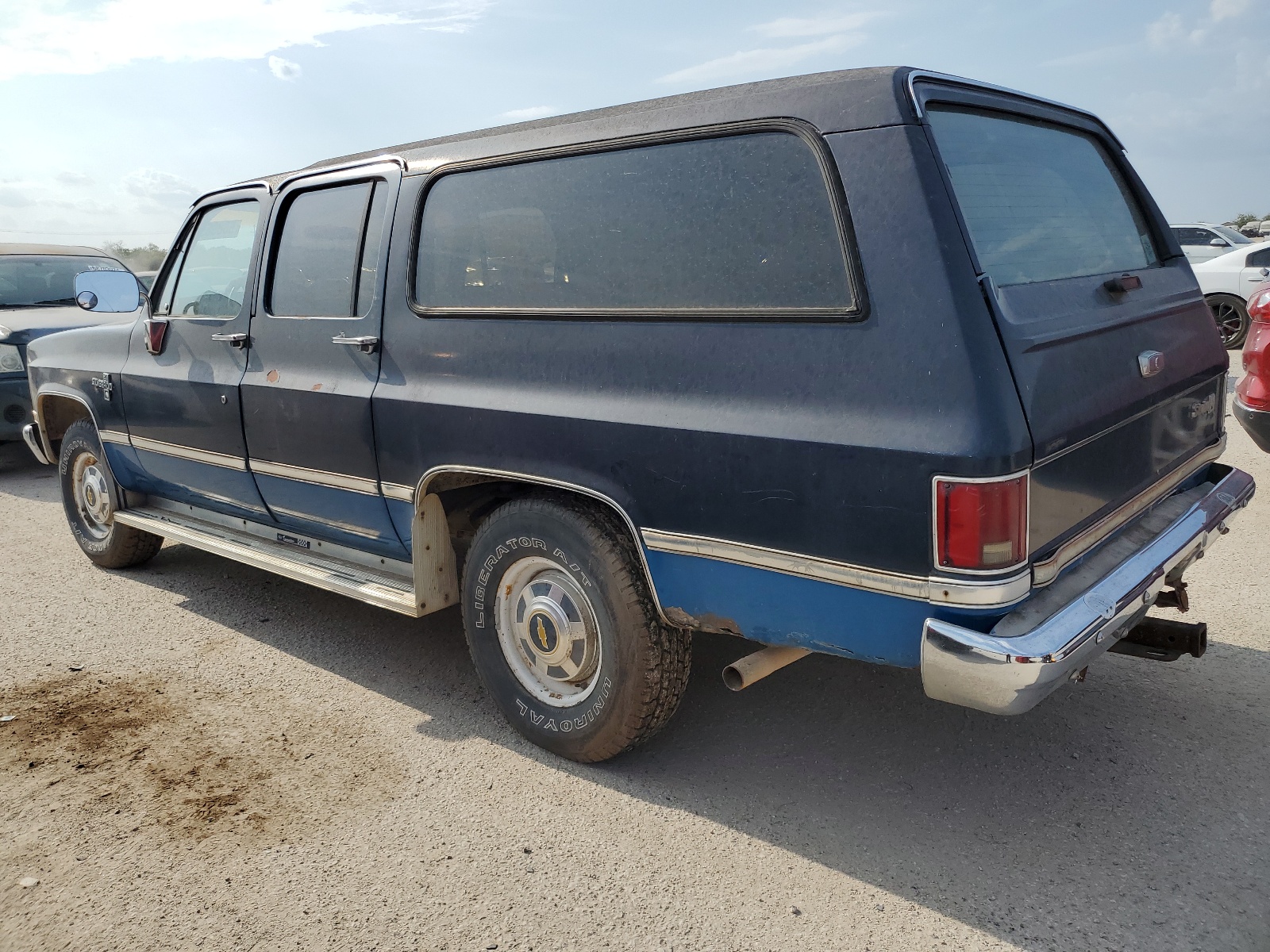 1GNGR26KXJF173409 1988 Chevrolet Suburban R20