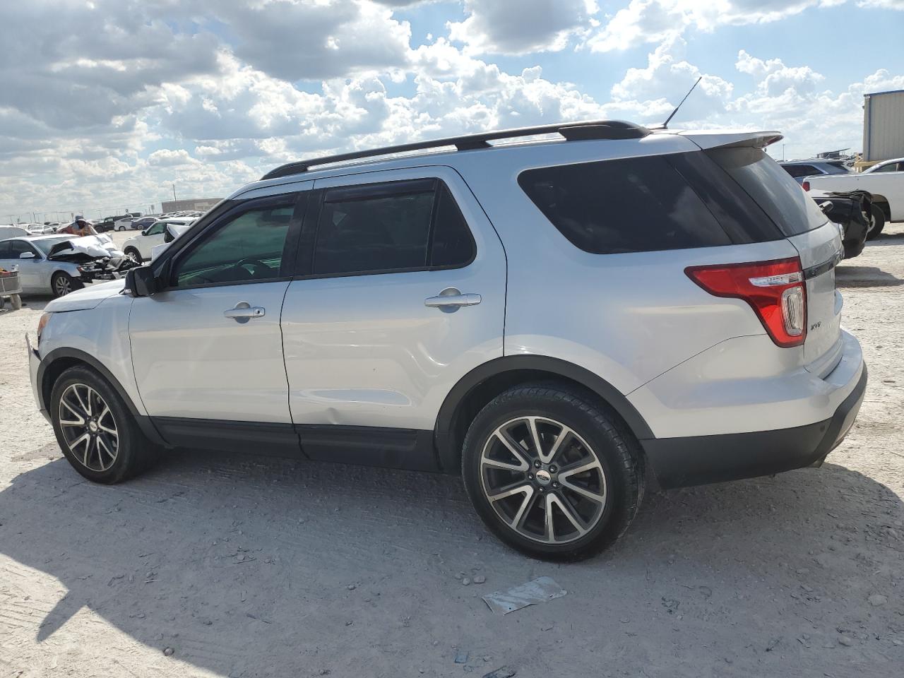 1FM5K7D80FGB73201 2015 FORD EXPLORER - Image 2