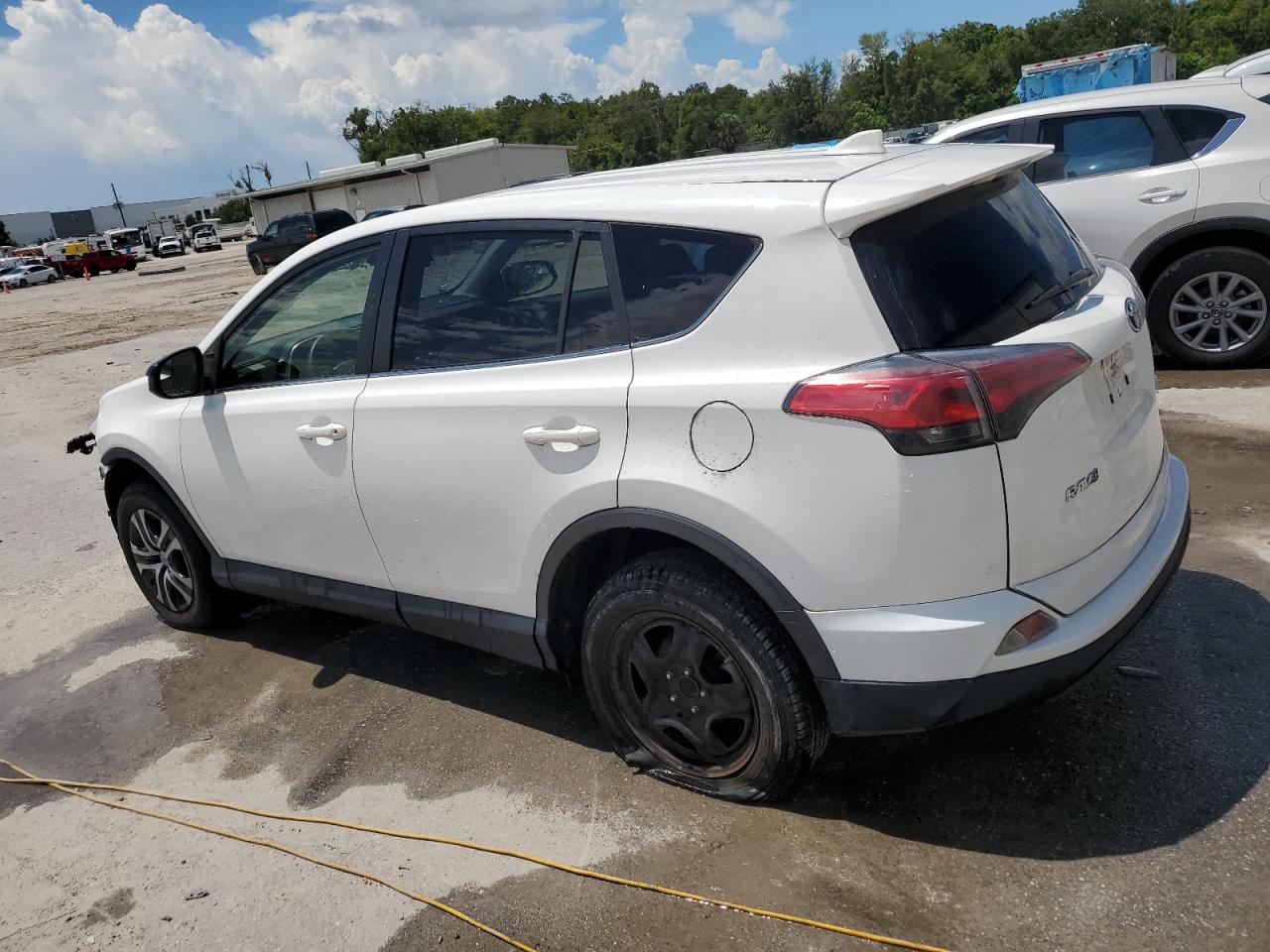 VIN JTMZFREV9HJ717503 2017 TOYOTA RAV4 no.2