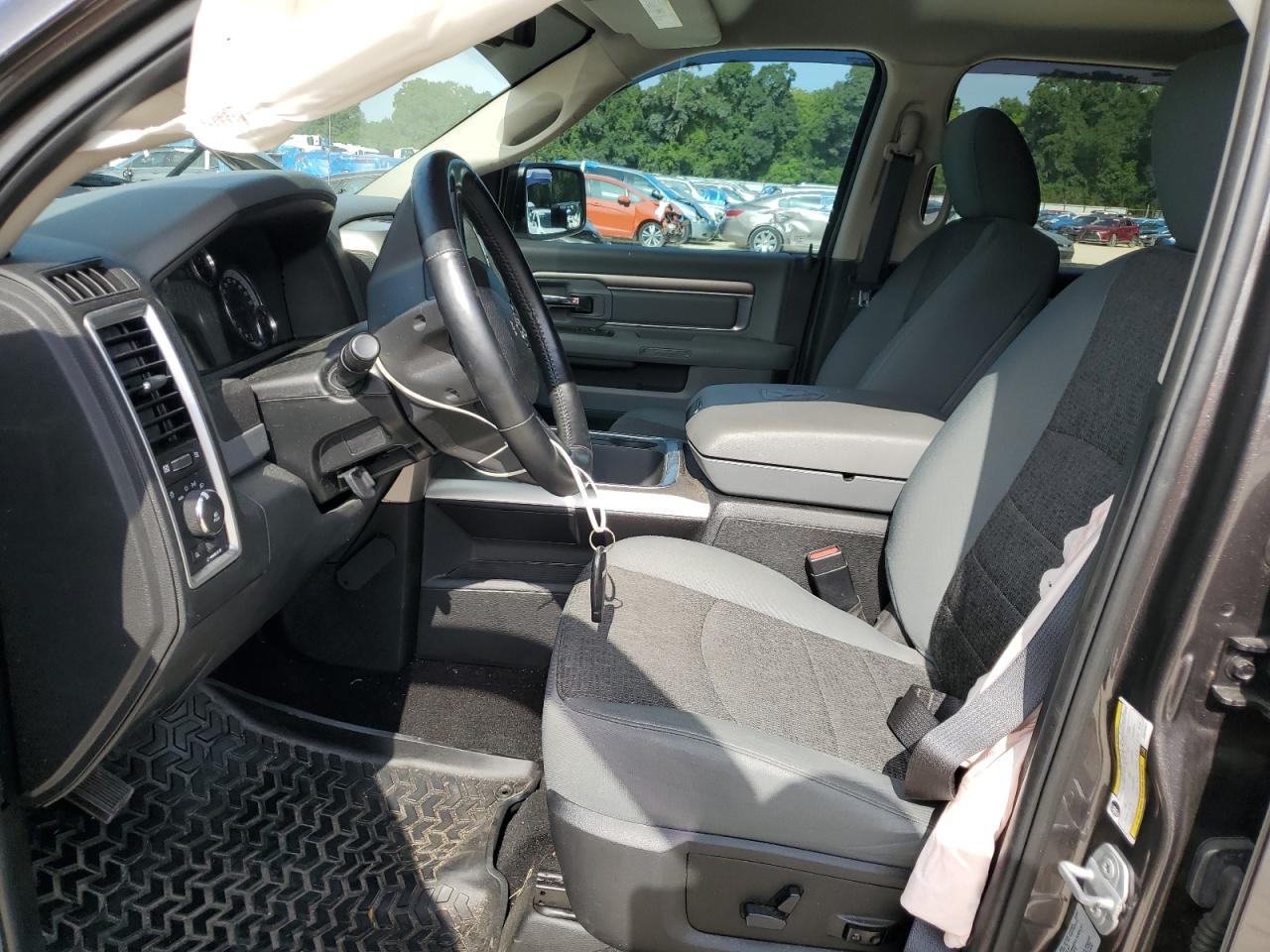 2016 Ram 1500 Slt VIN: 3C6RR7LT4GG376953 Lot: 65724084