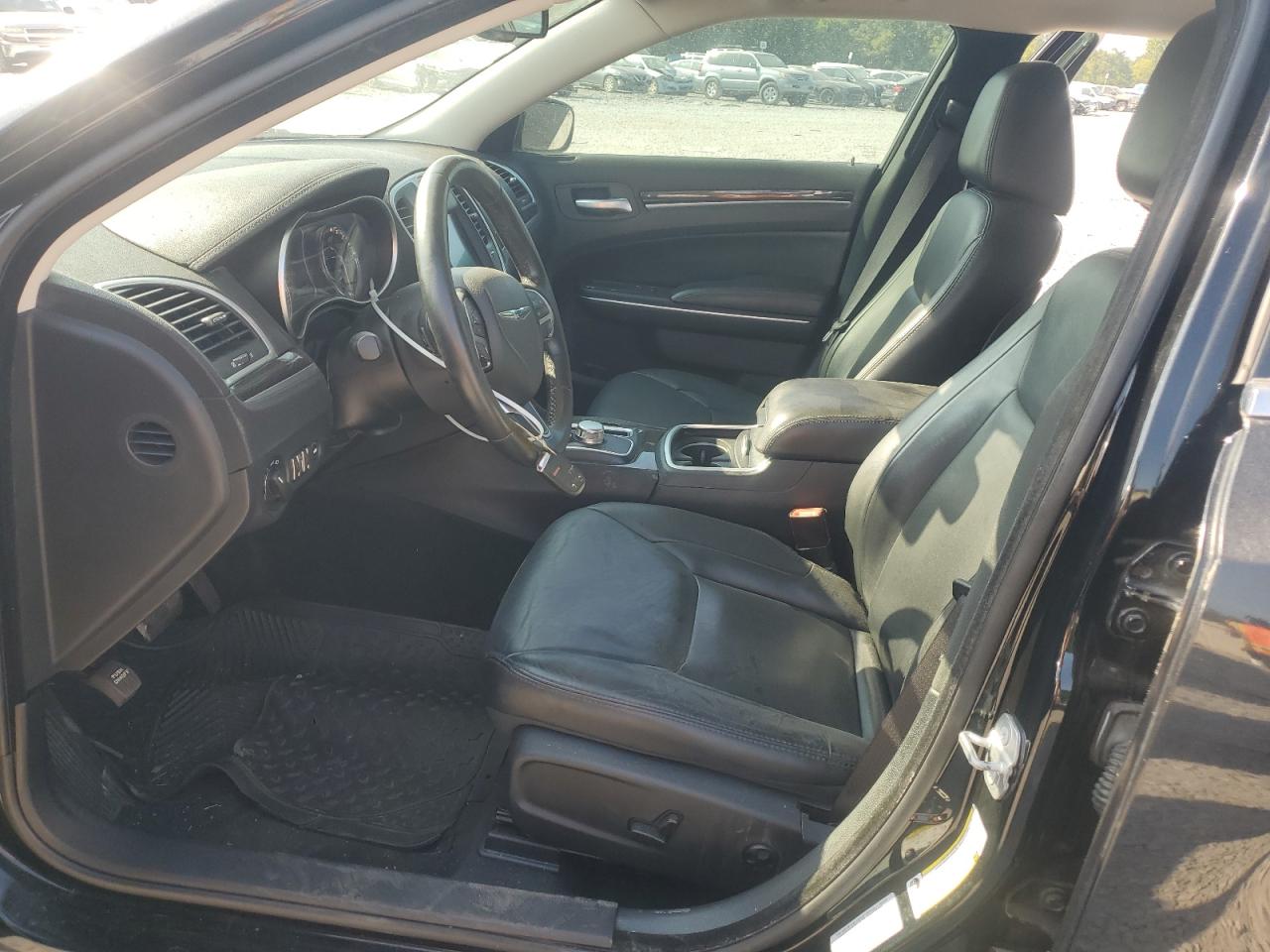 2015 Chrysler 300 Limited VIN: 2C3CCAAG3FH818269 Lot: 65539654