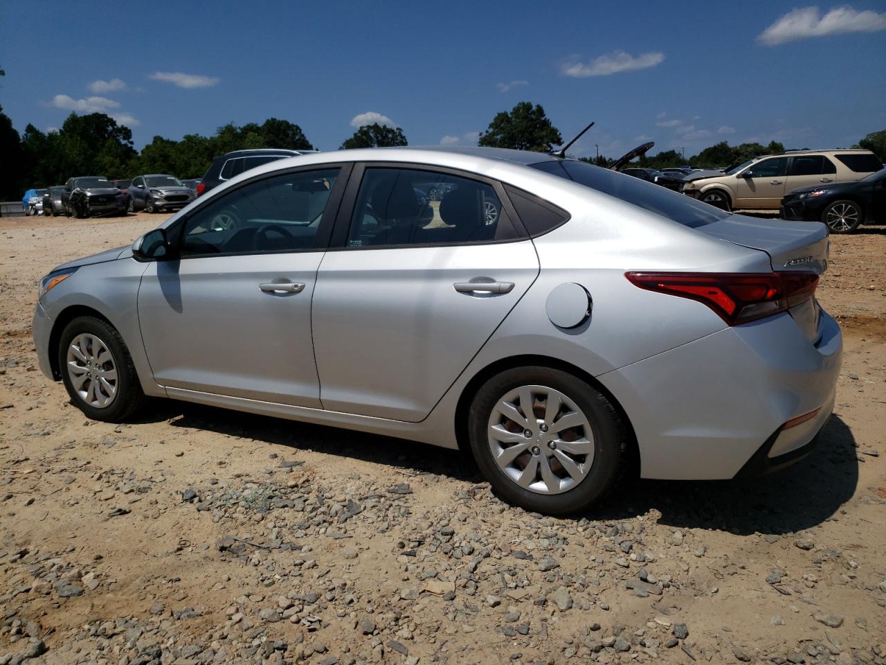 3KPC24A35JE015092 2018 HYUNDAI ACCENT - Image 2