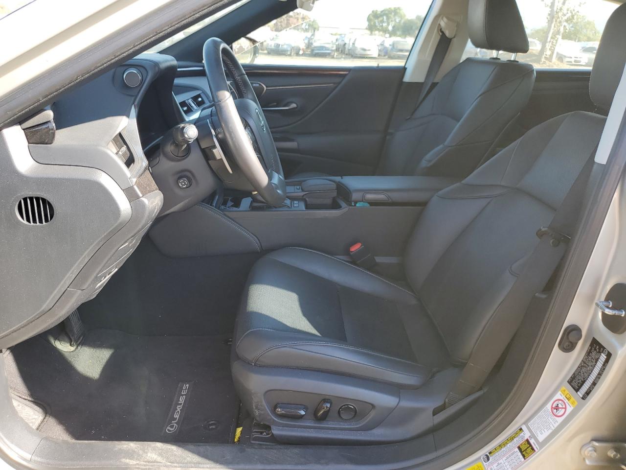 2019 Lexus ES - Image 7