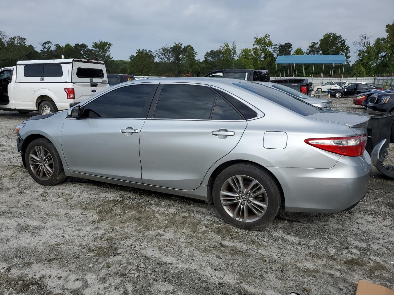 4T1BF1FK5FU088255 2015 TOYOTA CAMRY - Image 2