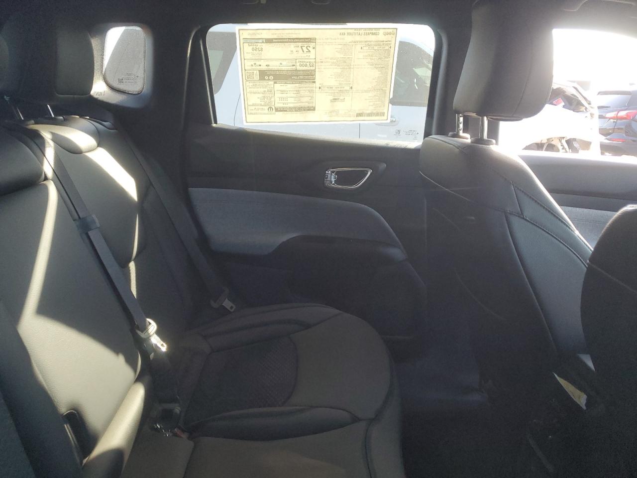 Фото: 3C4NJDBN2RT124662 - 11