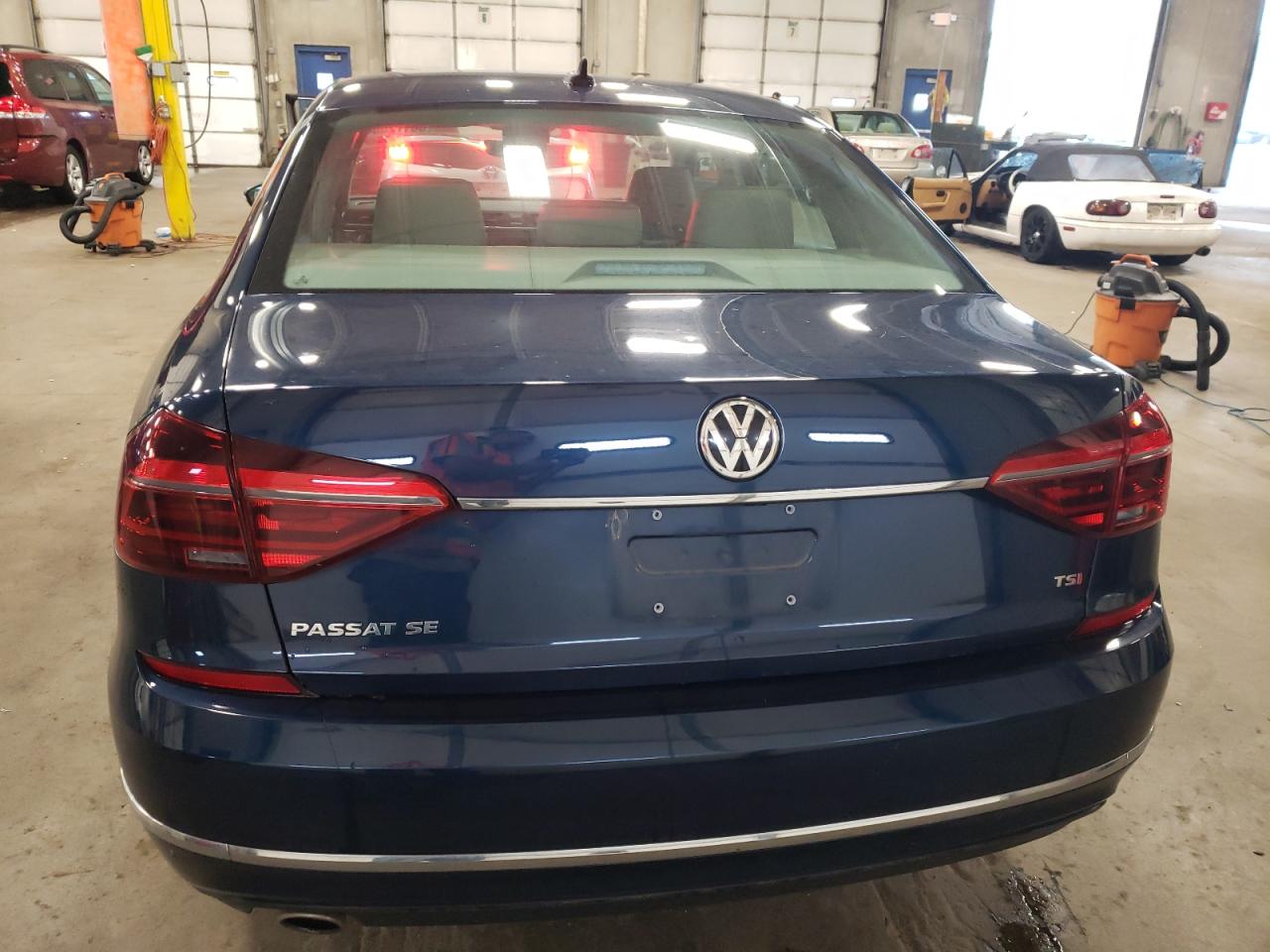 2018 Volkswagen Passat Se VIN: 1VWBA7A32JC005978 Lot: 66172554