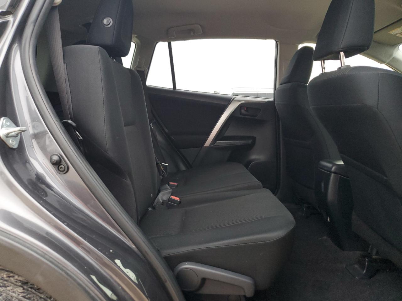 2017 Toyota Rav4 Le VIN: JTMZFREV8HJ701647 Lot: 69880564