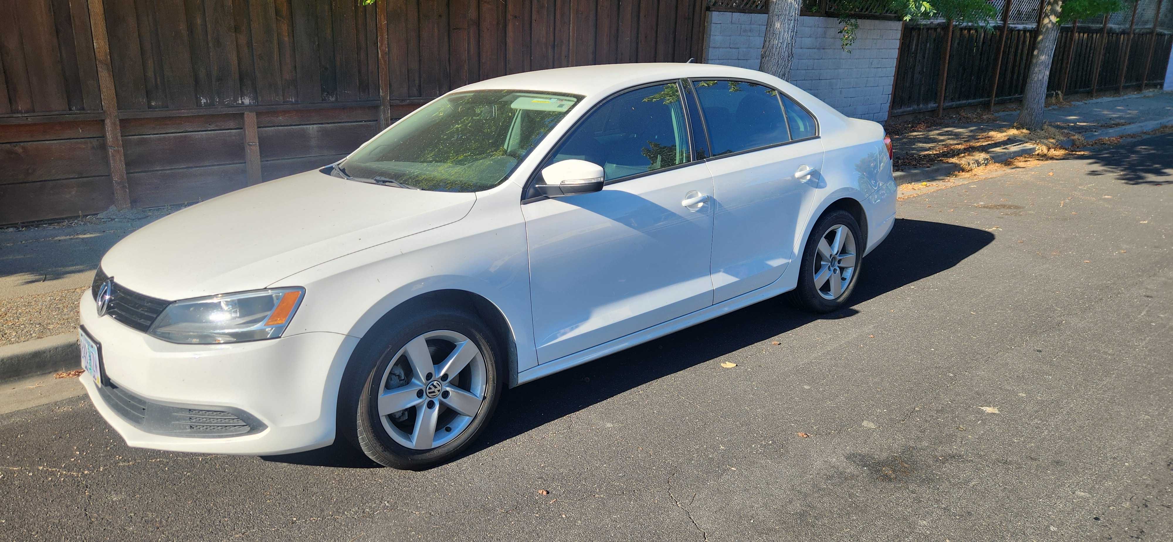 2012 Volkswagen Jetta Tdi vin: 3VWLL7AJ9CM401761