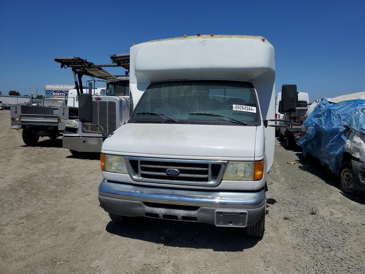 2005 Ford Econoline E450 Super Duty Cutaway Van VIN: 1FDXE45S75HA24253 Lot: 69264344