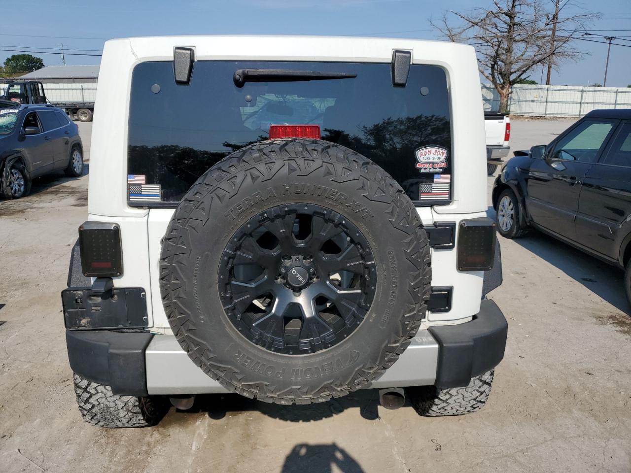 1C4HJWEGXEL145156 2014 Jeep Wrangler Unlimited Sahara