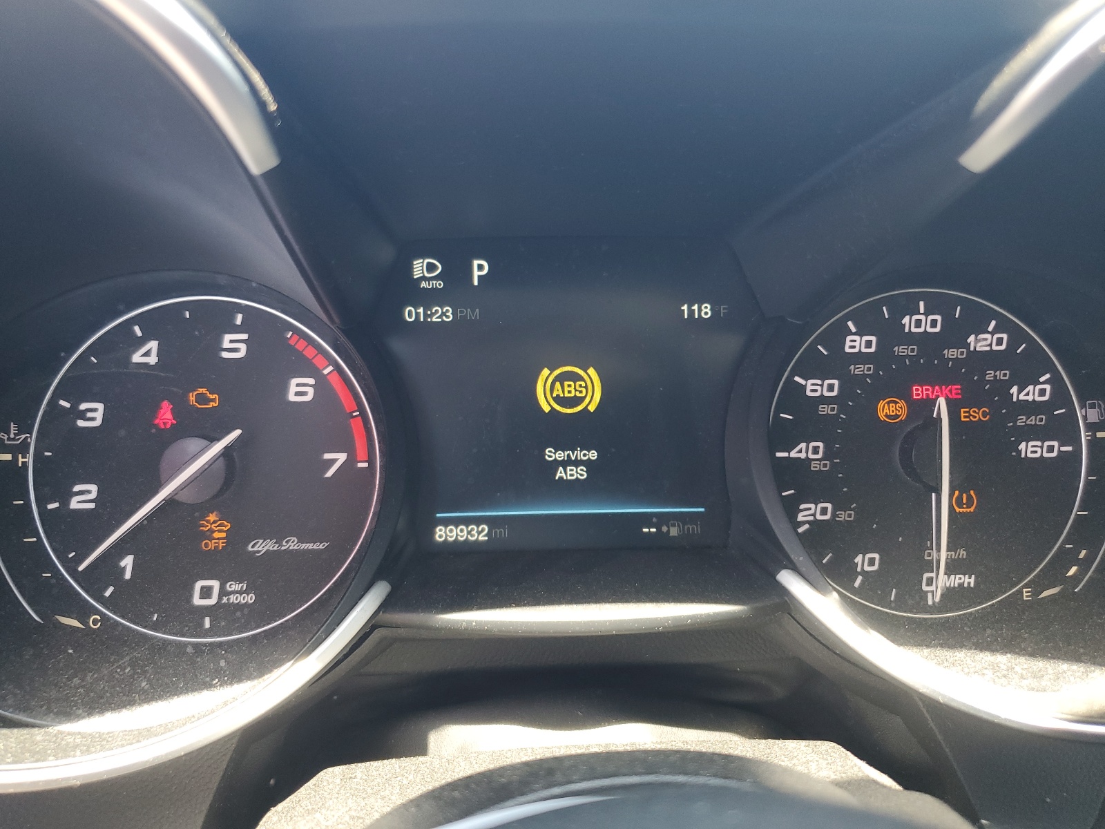 ZARFAECN2H7530152 2017 Alfa Romeo Giulia Ti