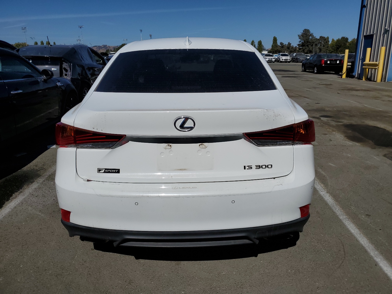 JTHBA1D22J5072599 2018 Lexus Is 300