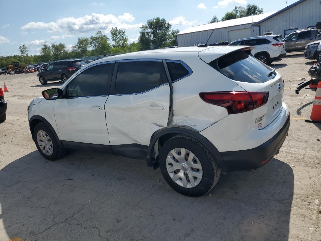 JN1BJ1CPXKW229454 2019 NISSAN ROGUE - Image 2