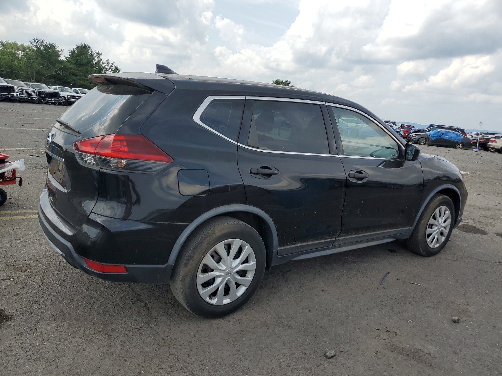 2018 Nissan Rogue S vin: JN8AT2MT5JW451889